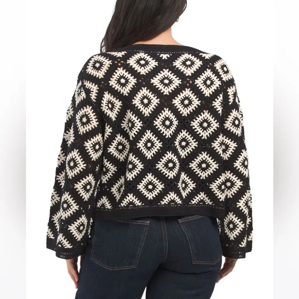 ELIE TAHARI XS S M Black Ivory Diamond Square Crochet Long Sleeve Top